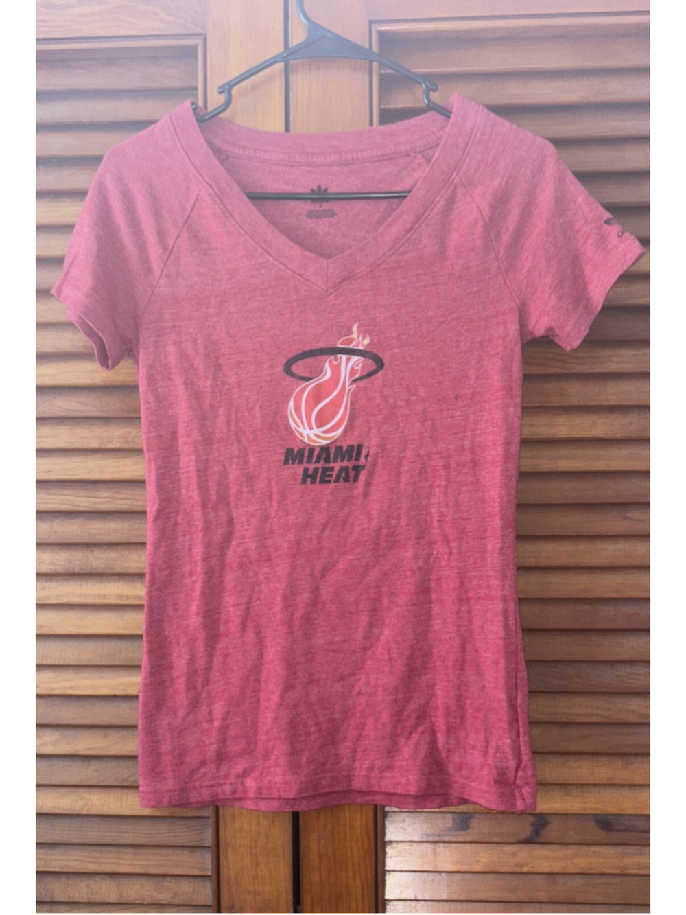 Miami Heat Adidas T Shirt Women's Red Short Sleeve V Neck Size Small